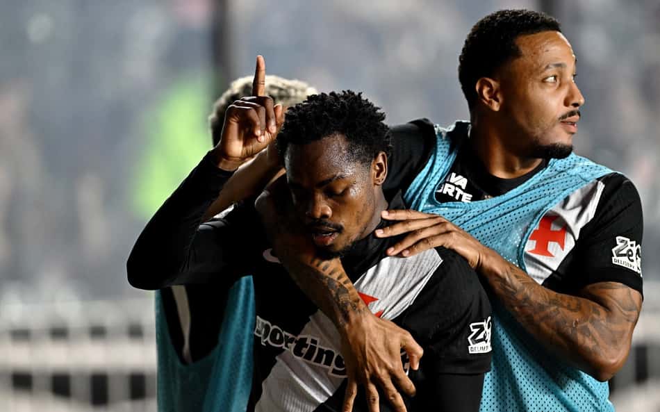 Vasco venceu o Vitória pela Copa do Brasil