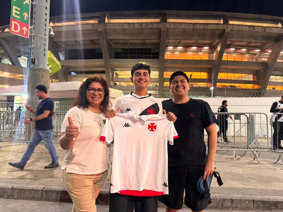 Vasco e seus familiares antes da partida contra o Fluminense