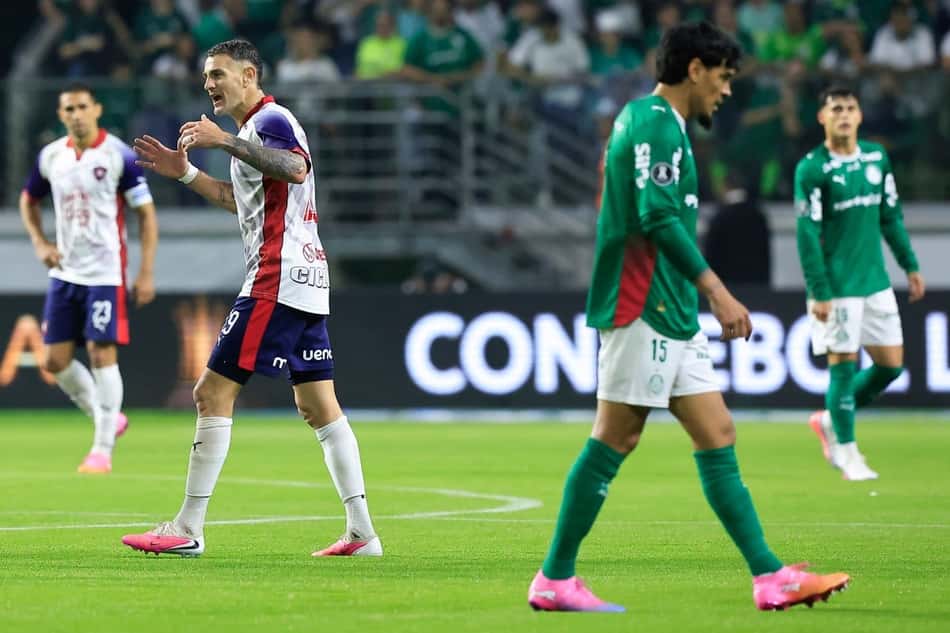 Vegetti e Gustavo Gómez em Palmeiras e Cerro Porteño pelo jogo de ida das oitavas de final da Libertadores