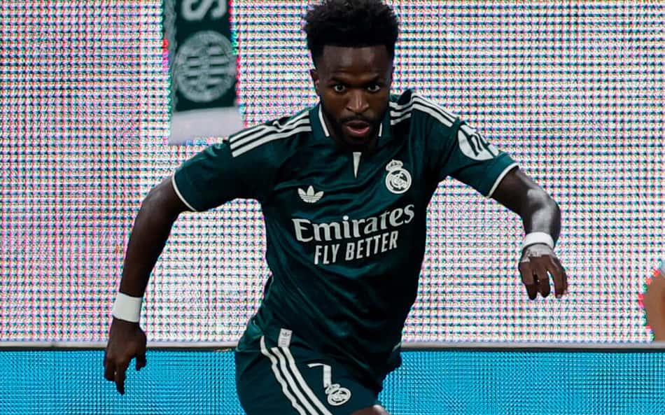 Vini Jr em ação pelo Real Madrid no amistoso contra o Ferencváros