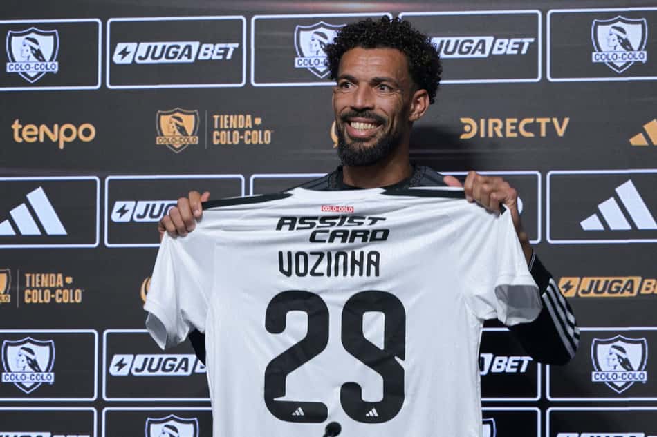 Vozinha em entrevista coletiva pelo Colo-Colo
