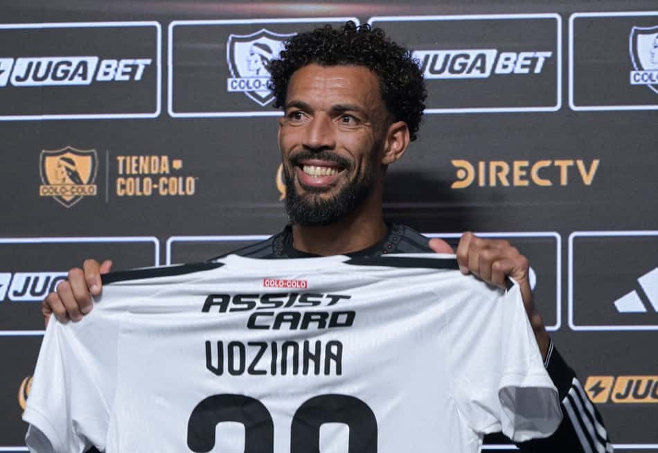 Vozinha em entrevista coletiva pelo Colo-Colo