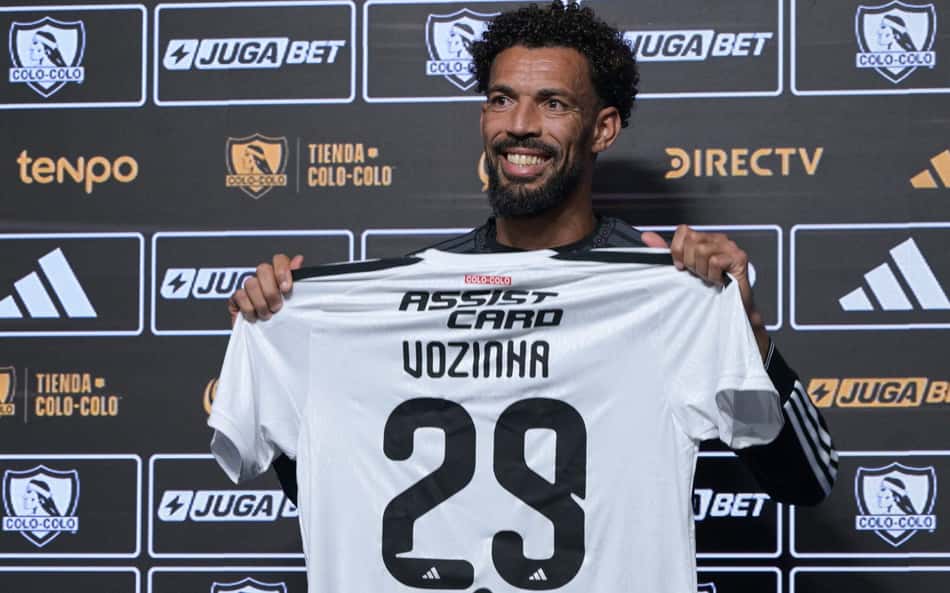 Vozinha em entrevista coletiva pelo Colo-Colo