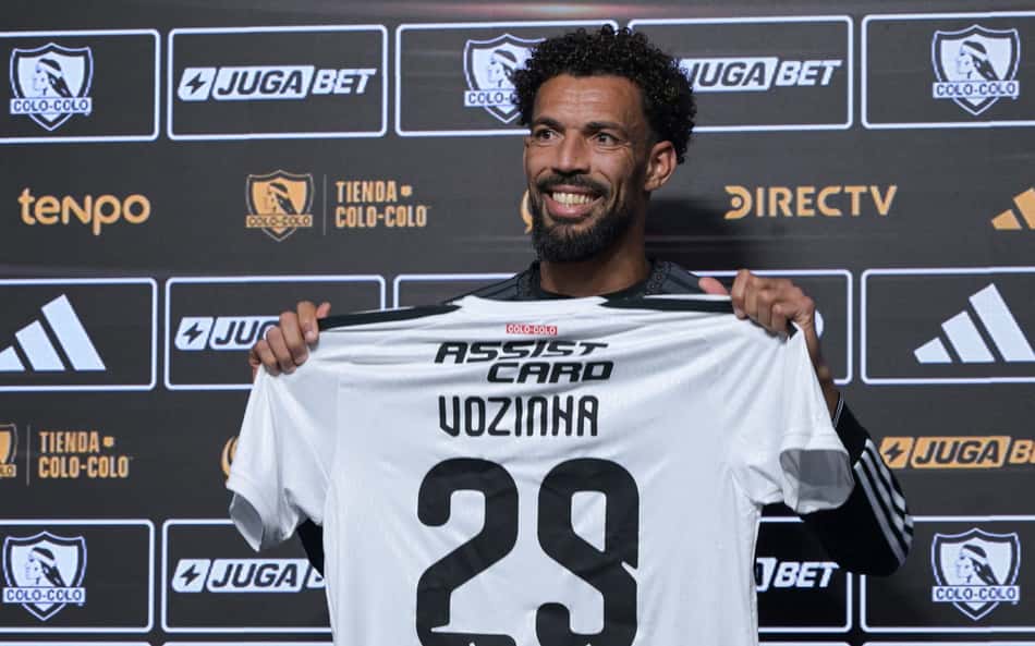 Vozinha em entrevista coletiva pelo Colo-Colo