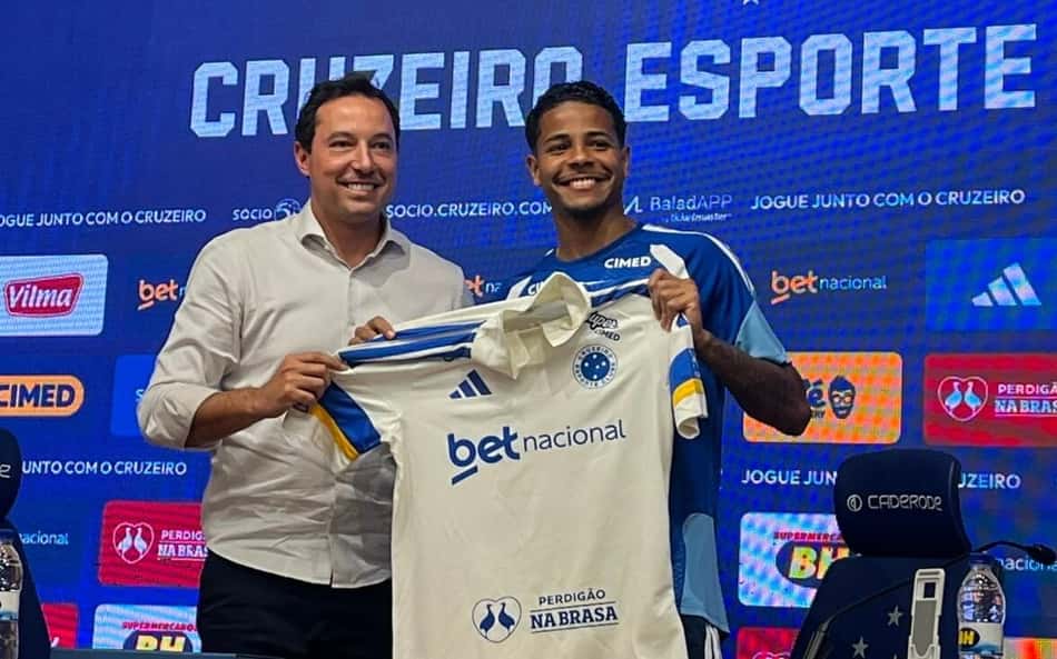 Wesley ao lado de Pedro Junio