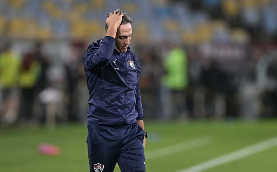 Zubeldía no comando do Fluminense contra o Rivadavia pelas oitavas de final da Libertadores