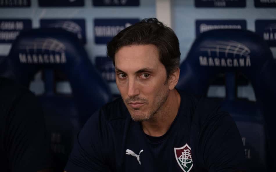 Zubeldía no comando do Fluminense contra o Vasco pela Copa do Brasil