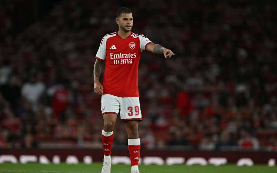 Bruno Guimarães em estreia pelo Arsenal