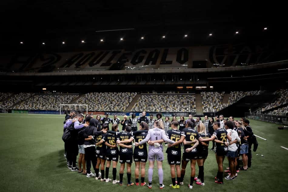 Grupo reunido após Atlético-MG e Atlético-PI pela Copa do Brasil. Vingadoras garantiram vaga na Copa do Brasil.