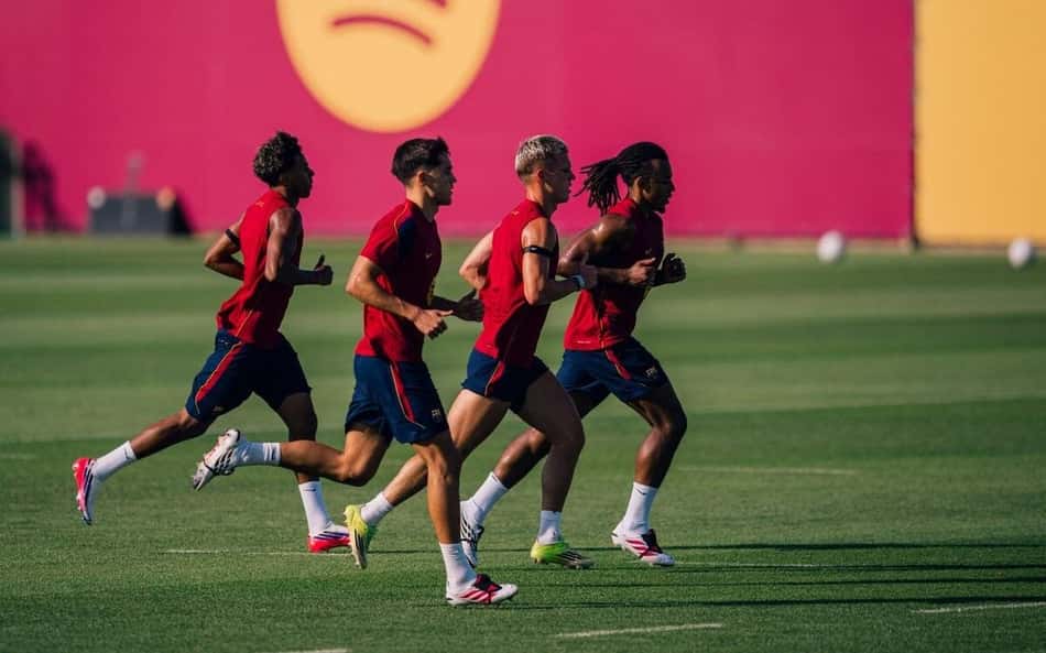 Jogadores do Barcelona se reapresentaram após vencer a Copa do Mundo
