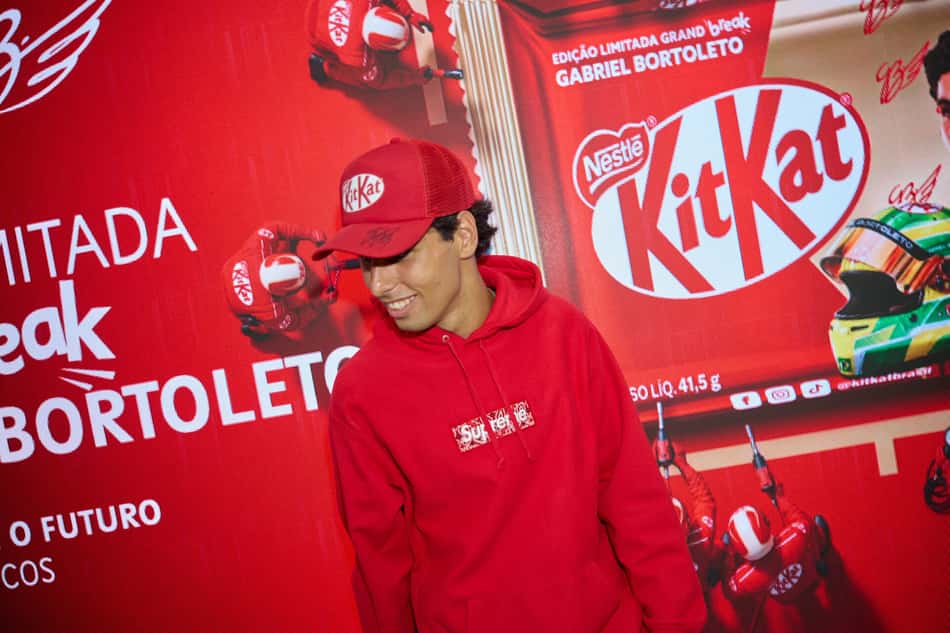 Gabriel Bortoleto participa de evento de uma de suas patrocinadoras