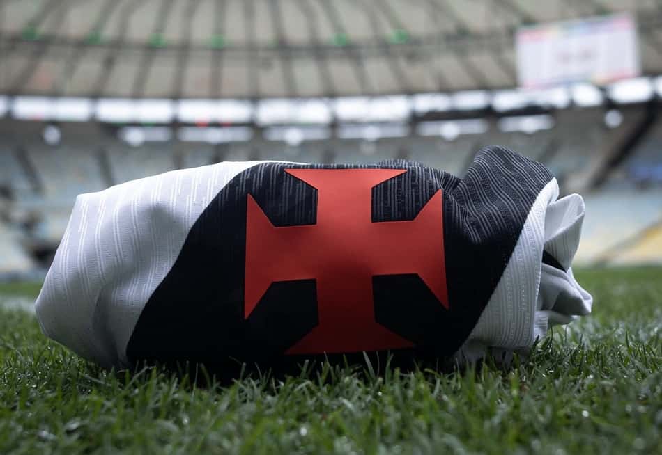 Camisa do Vasco no gramado do Maracanã (Foto: Matheus Lima/Vasco)