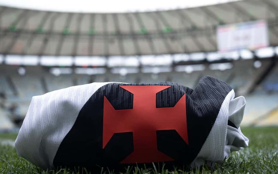 Camisa do Vasco no gramado do Maracanã (Foto: Matheus Lima/Vasco)