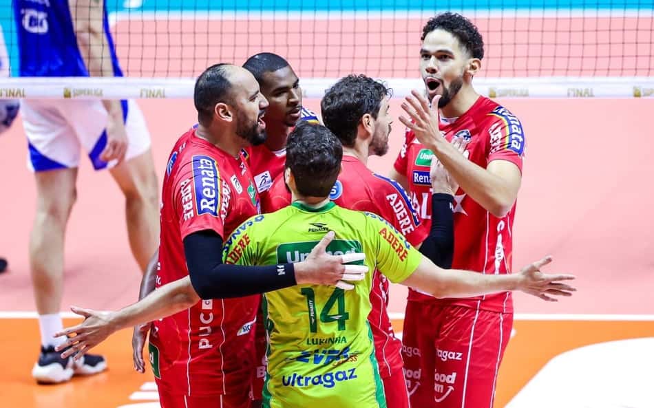 Campinas comemora ponto na final da Superliga Masculina (Foto: Divulgação/ CBV)