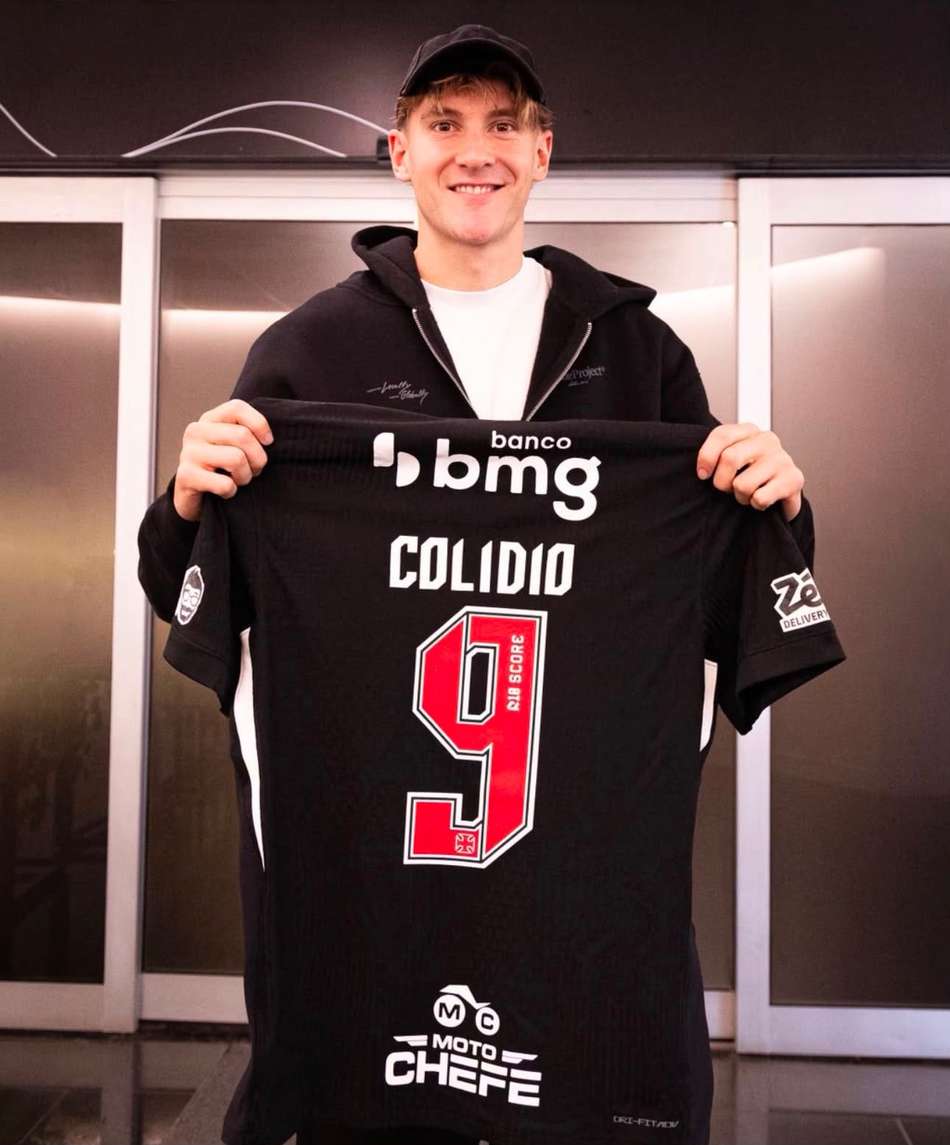 Colidio segura a camisa 9 do Vasco