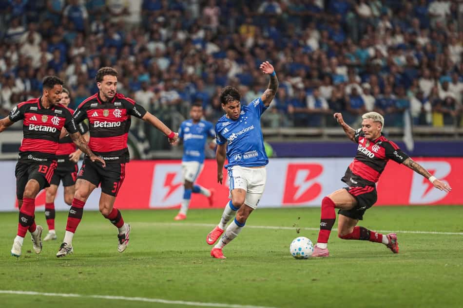 ESPORTES - CRUZEIRO VS FLAMENGO