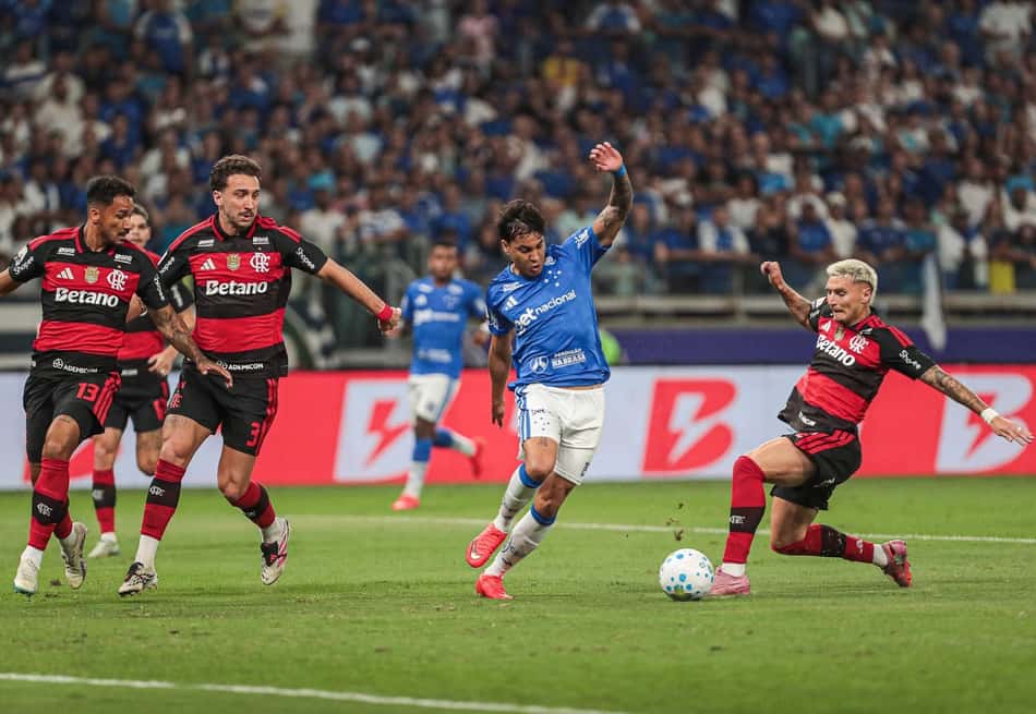 ESPORTES - CRUZEIRO VS FLAMENGO