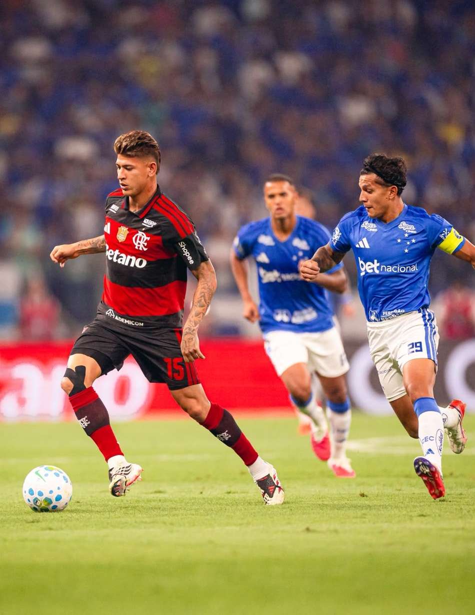 Carrascal em partida do Flamengo contra o Cruzeiro