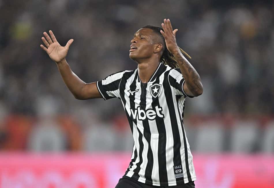 Danilo, do Botafogo, durante partida contra o Cienciano pela Copa Sul-Americana