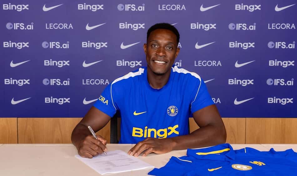 Danny Welbeck foi anunciado pelo Chelsea