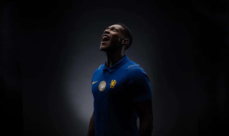 Danny Welbeck foi anunciado pelo Chelsea