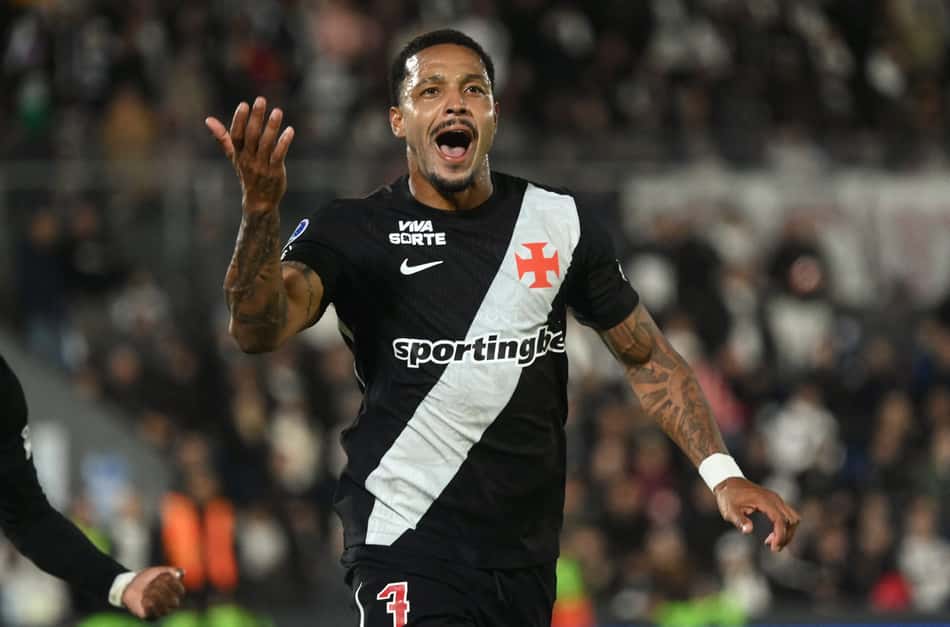 David comemora gol da virada do Vasco contra o Olimpia