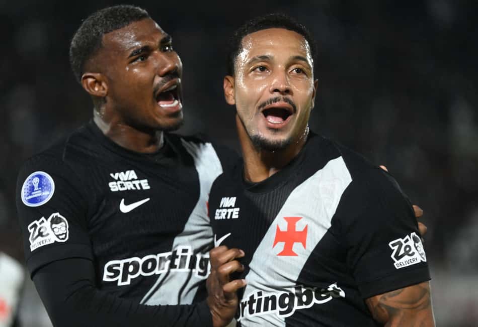 David, do Vasco, comemora gol contra o Olimpia pela Sul-Americana