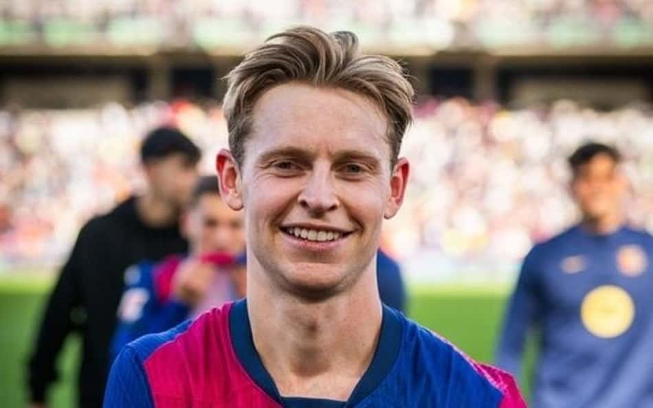De Jong rebate 'fake news', nega atrito com Flick e esclarece lesão no Mundial