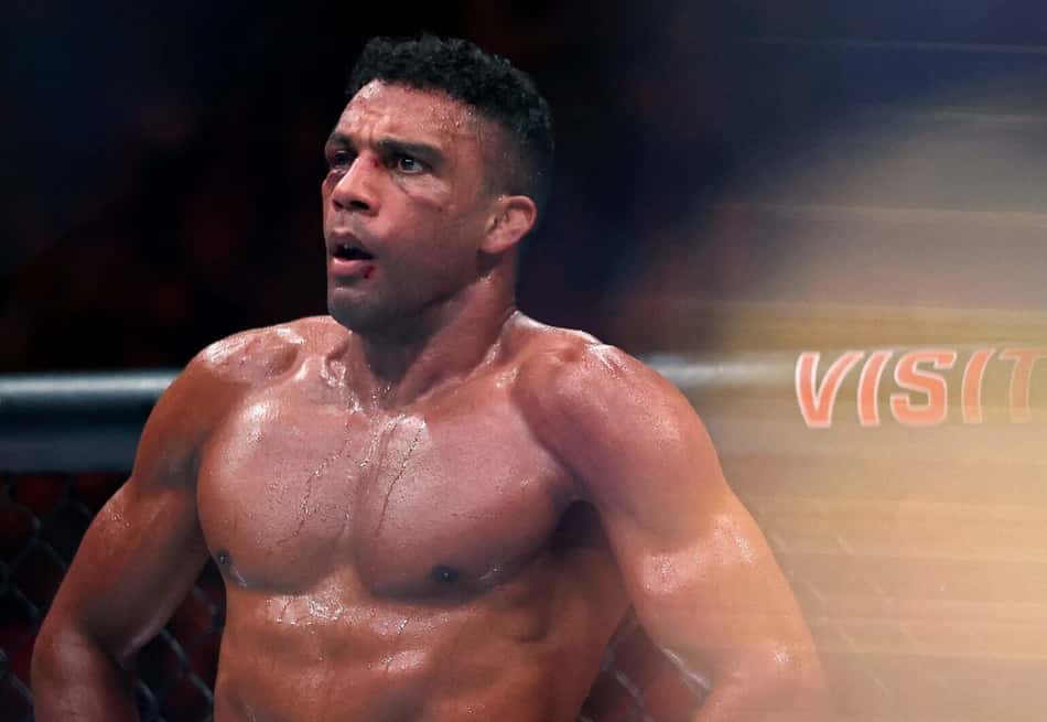 Edson Barboza em ação no UFC 330