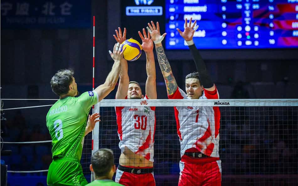 Poloneses fazem bloqueio duplo contra a Eslovênia na semifinal da VNL masculina 2026