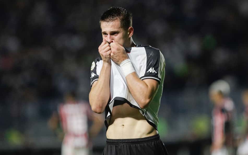 Estrella comemora gol do Vasco contra o São Paulo