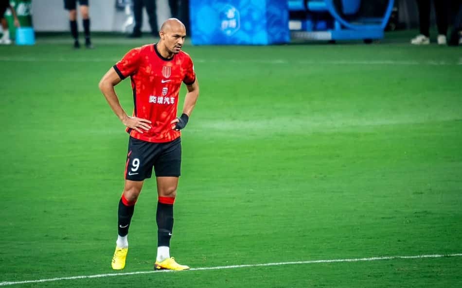 Poder de decisão: camisa 9 piauiense, Felipe Silva chega a 14 gols na temporada e assume vice-artilharia na China