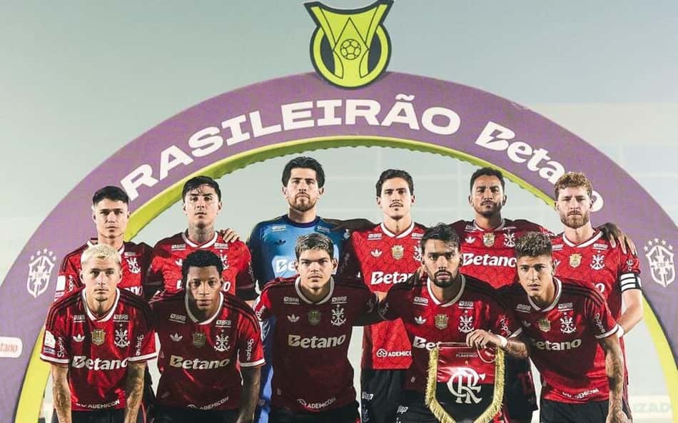 Onze inicial do Flamengo antes da partida contra o Mirassol