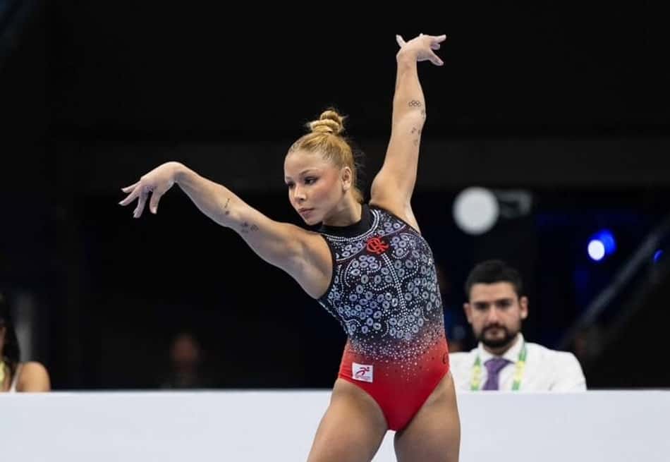 Flávia Saraiva se apresenta na final do solo no Campeonato Brasileiro de Ginástica