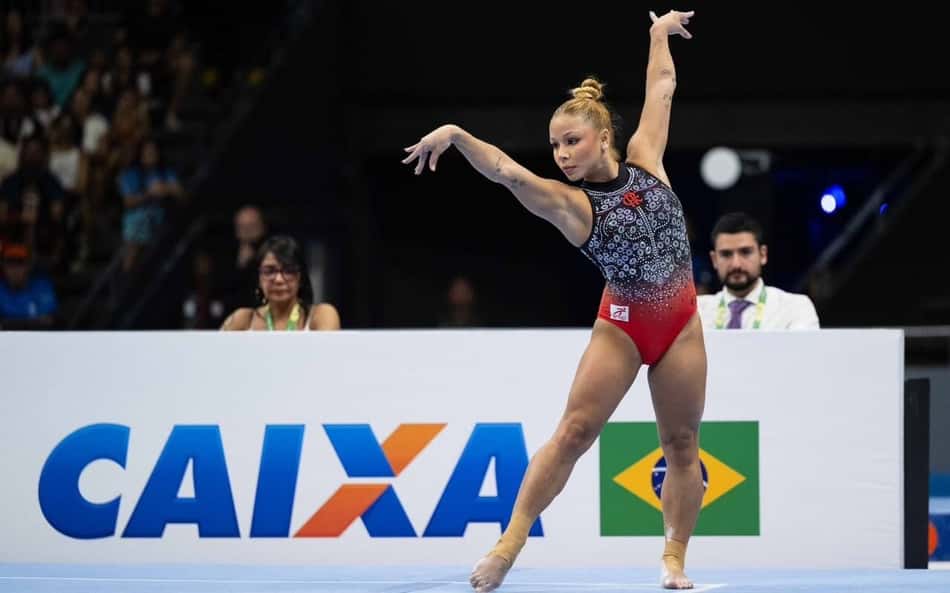 Flávia Saraiva se apresenta na final do solo no Campeonato Brasileiro de Ginástica