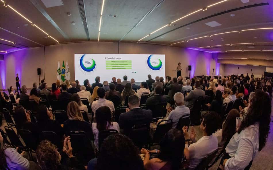 Personagens do esporte brasileiro assistem à palestra no 3º Fórum do Esporte Seguro do Comitê Olímpico do Brasil (COB), no Rio de Janeiro
