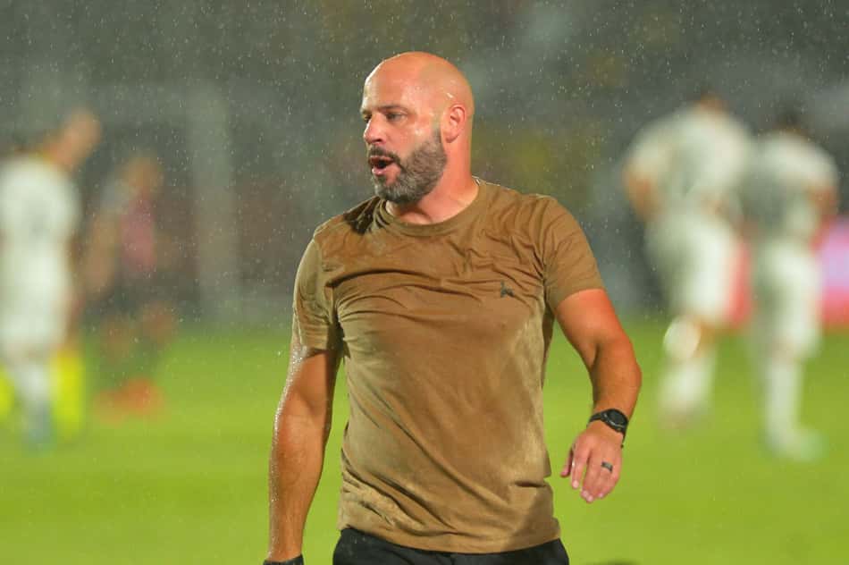 Franclim Carvalho em Vitória x Botafogo no Brasileirão