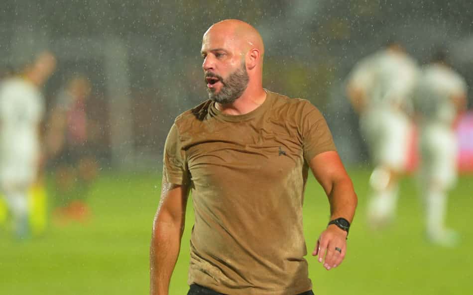 Franclim Carvalho em Vitória x Botafogo no Brasileirão