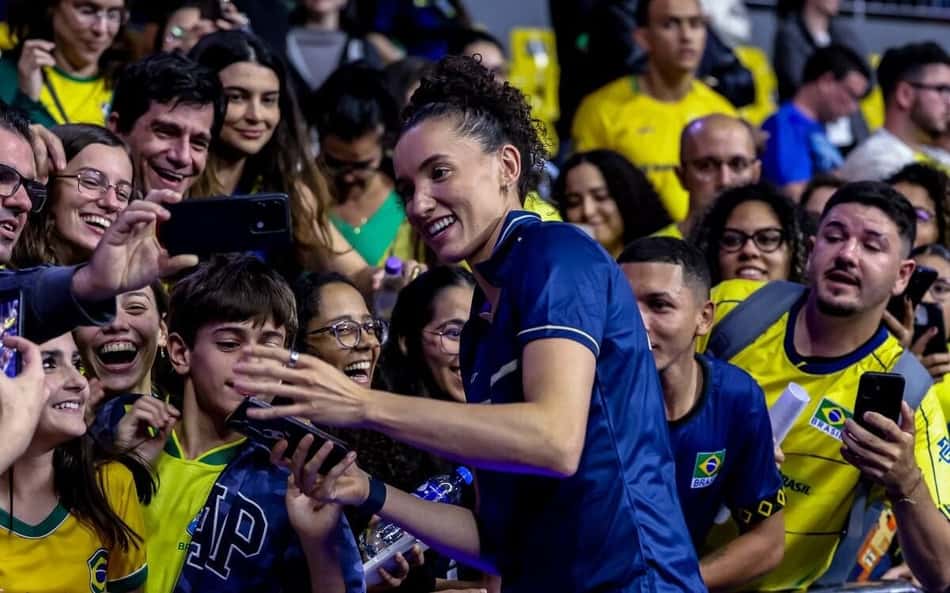 Gabi Guimarães se posiciona sobre banimento de Tifanny