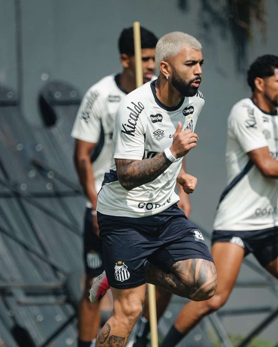 Gabriel Barbosa durante treino do Santos, no CT Rei Pelé. (Foto: Raul Baretta/ Santos FC)