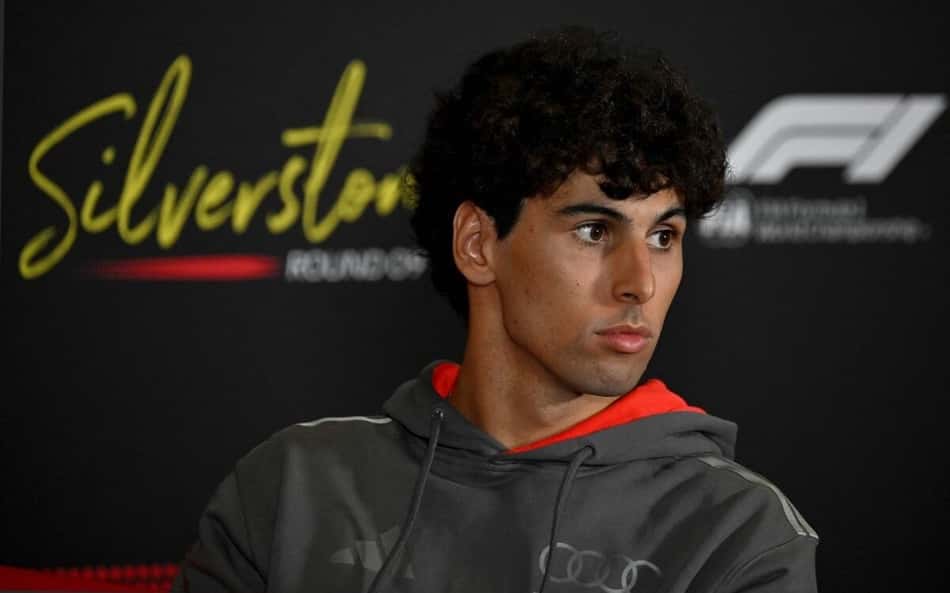 Gabriel Bortoleto em coletiva de imprensa na véspera do GP da Inglaterra de F1