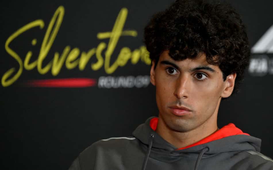 Gabriel Bortoleto em coletiva no GP da Inglaterra pela F1 2026