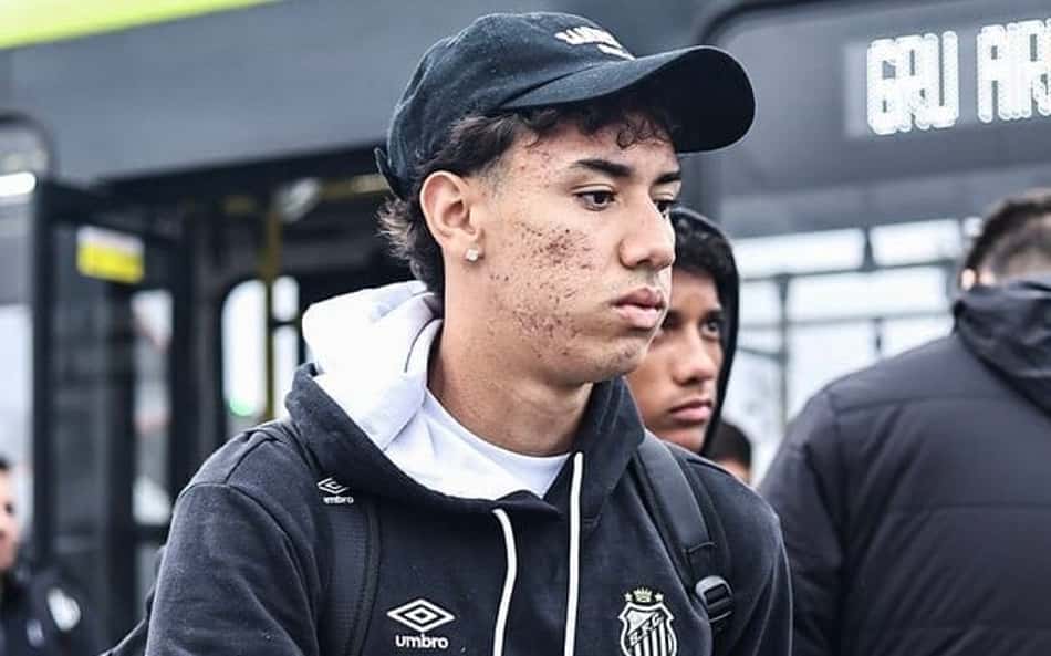 Gabriel Bontempo na concentração do Santos. (Foto: Raul Baretta/ Santos FC)