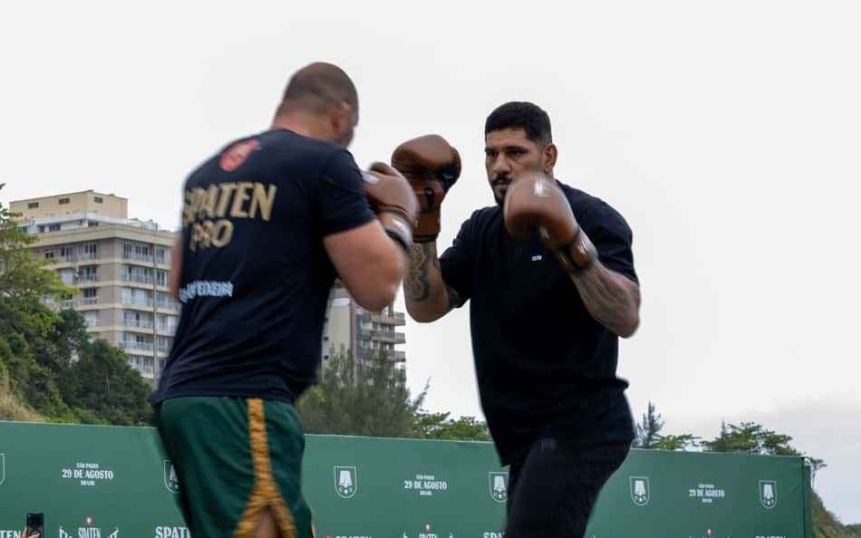 Glover Teixeira treina com Alex Poatan, do UFC, antes de Spaten Fight Night 3