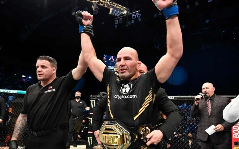 Lendas do UFC explicam adaptação ao boxe para Fight Night 3