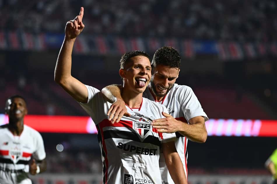 Gustavo Santana em campo