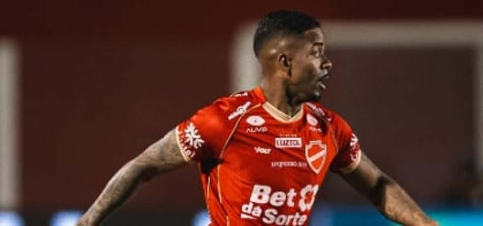 Hayner, lateral-direito do Vila Nova