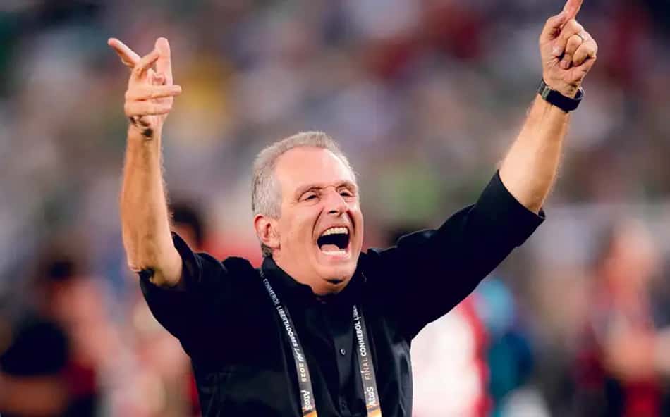 Bap, presidente do Flamengo, comemora o título da Libertadores (Foto: Adriano Fontes/CRF)