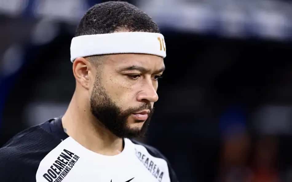 Memphis Depay deve renovar com o Corinthians