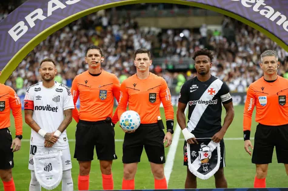 Neymar e Thiago Mendes foram os capitães em Vasco x Santos no Brasileirão (Foto: Rudy Trindade/Themapress/Folhapress)